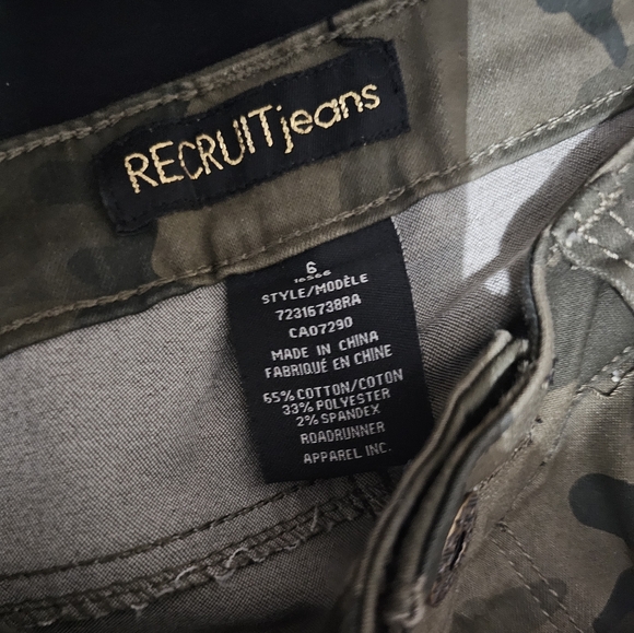 Recruit brand Camouflage jeans - Picture 2 of 3
